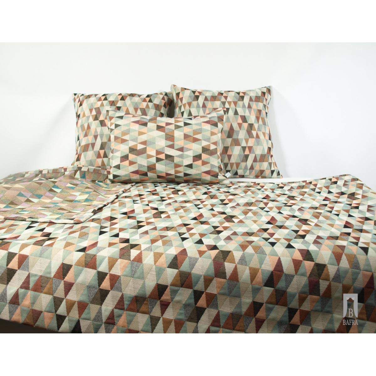 Bedspread with floral motif